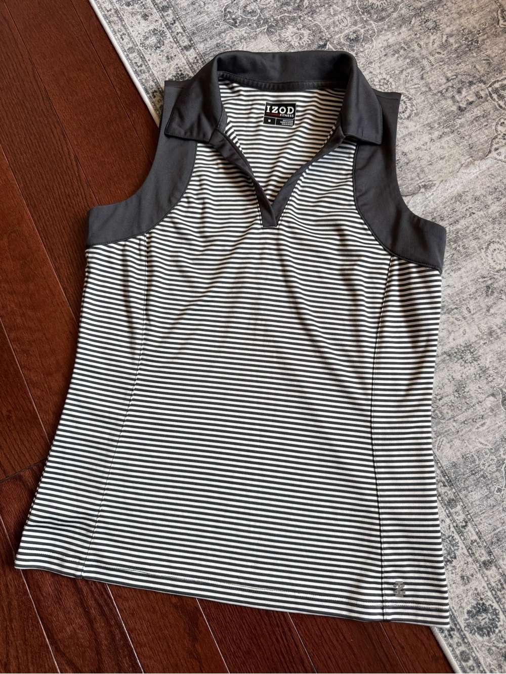 Brand New Izod Black and White Striped Tank Top Women’s Size Medium
